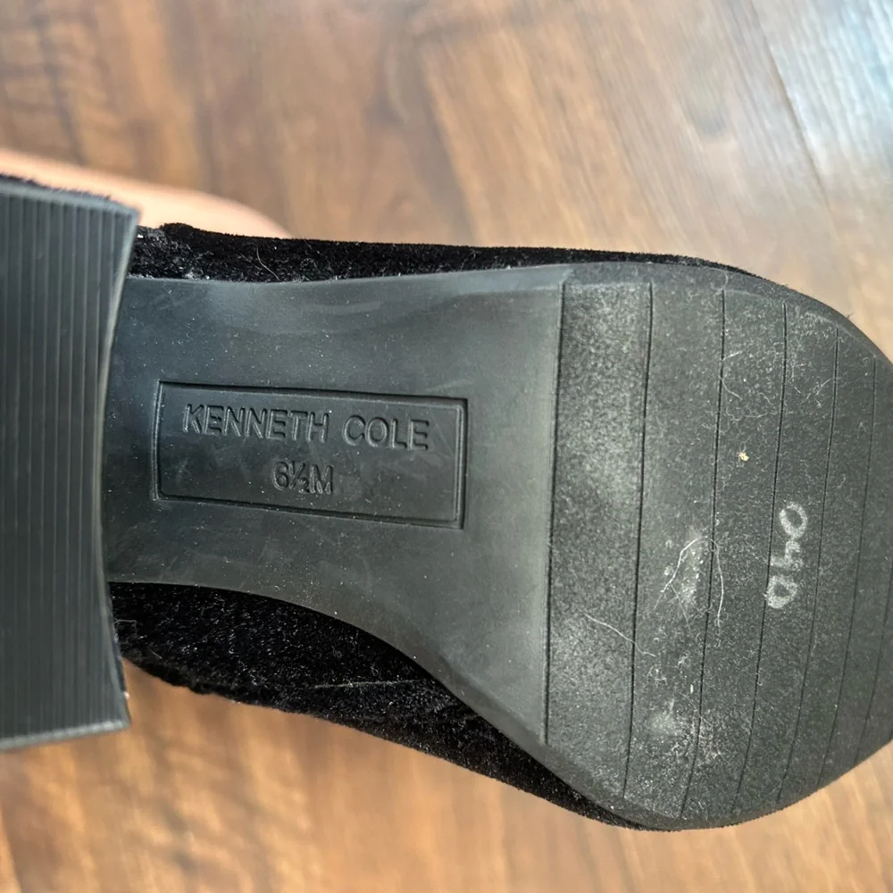 Kenneth Cole New York Black Velvet Ankle Boots | 6.5